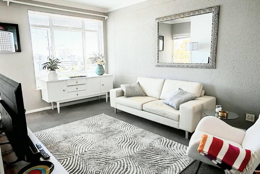 Seapoint Sunset Apartment *